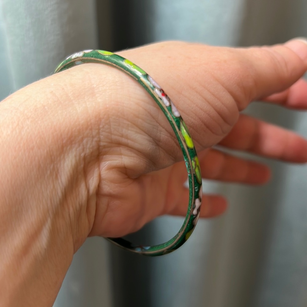 Vintage Cloisonné 🌟 Bangle Bracelet Vibrant Green 80s style boho flowers floral